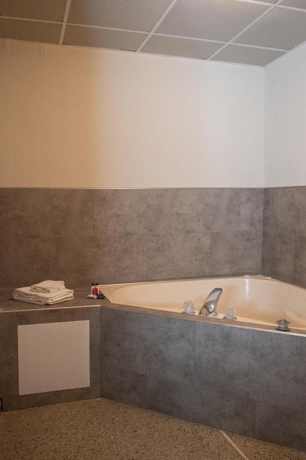 Hotel Chataura Dearborn Eksteriør billede