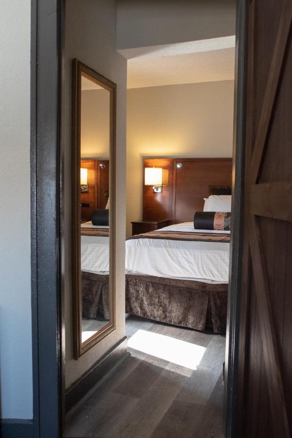 Hotel Chataura Dearborn Eksteriør billede