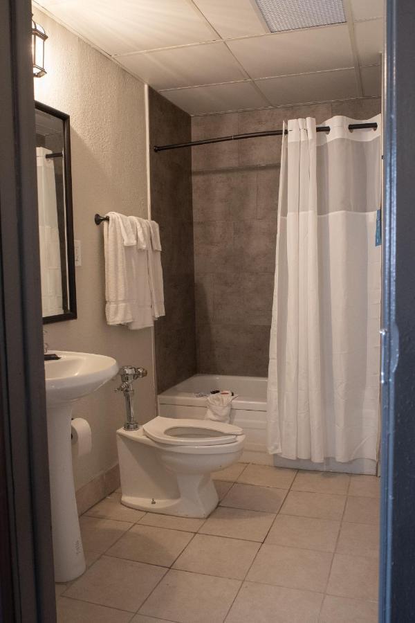 Hotel Chataura Dearborn Eksteriør billede